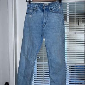 Abercrombie & Fitch- Ankle straight ultra high rise